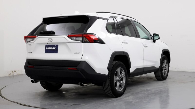 2024 Toyota RAV4 XLE 8