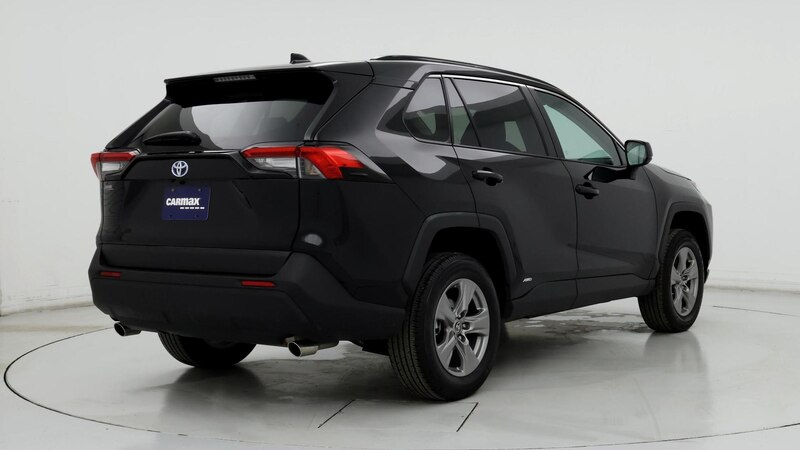 2024 Toyota RAV4 LE 8