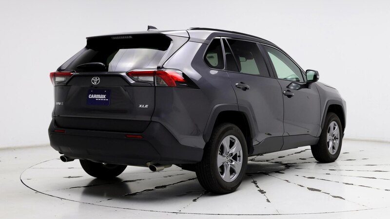 2024 Toyota RAV4 XLE 8