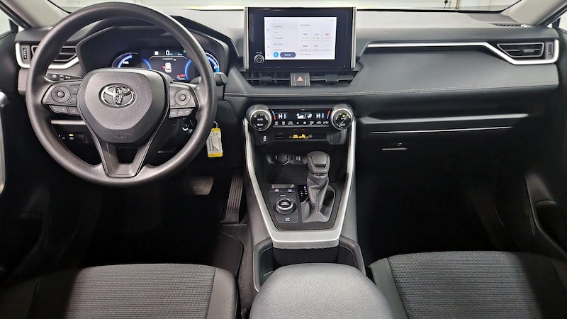2024 Toyota RAV4 LE 9