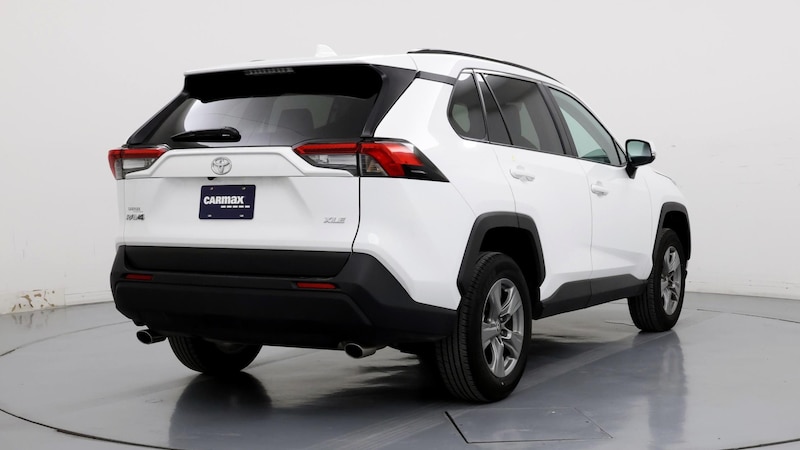 2024 Toyota RAV4 XLE 8