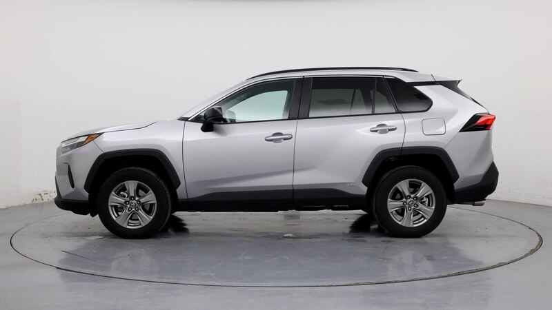 2024 Toyota RAV4 LE 3