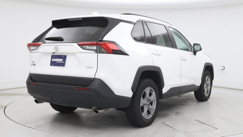 2024 Toyota RAV4 XLE 8