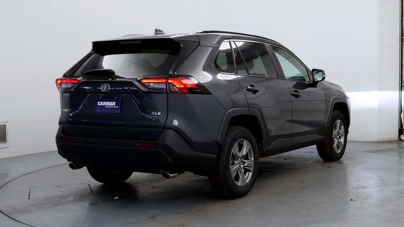 2024 Toyota RAV4 XLE 8