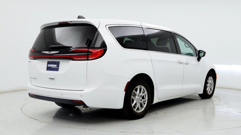 2024 Chrysler Pacifica Touring L 8