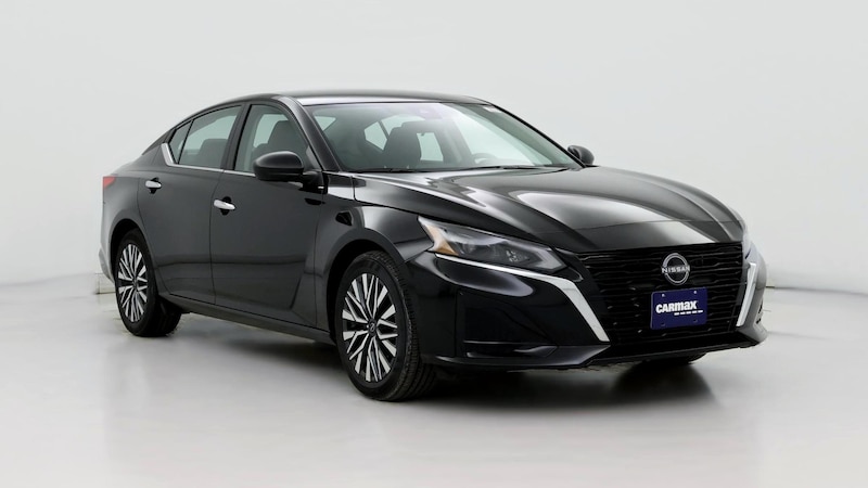 2024 Nissan Altima SV Hero Image