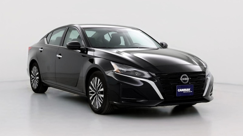 2024 Nissan Altima SV Hero Image