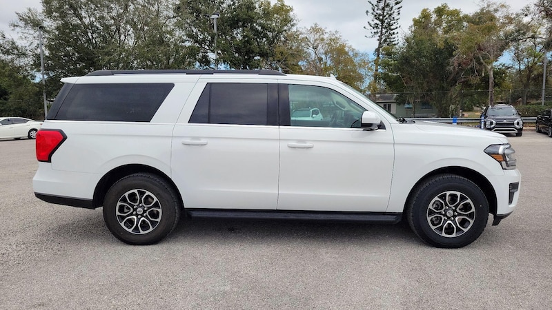 2022 Ford Expedition MAX XLT 4