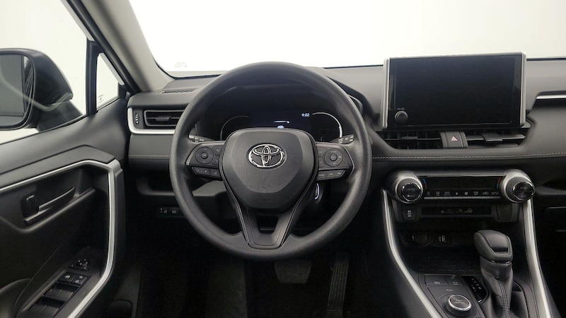 2024 Toyota RAV4 LE 10