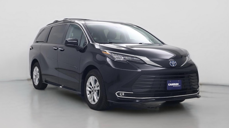 2024 Toyota Sienna XLE Hero Image