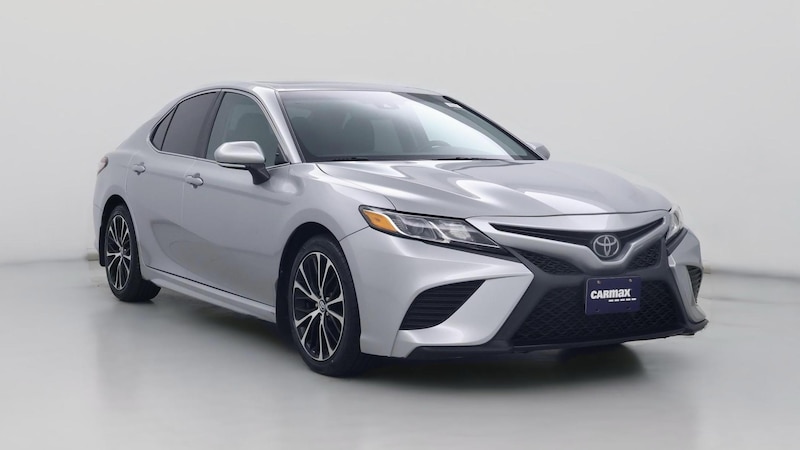 2018 Toyota Camry SE Hero Image