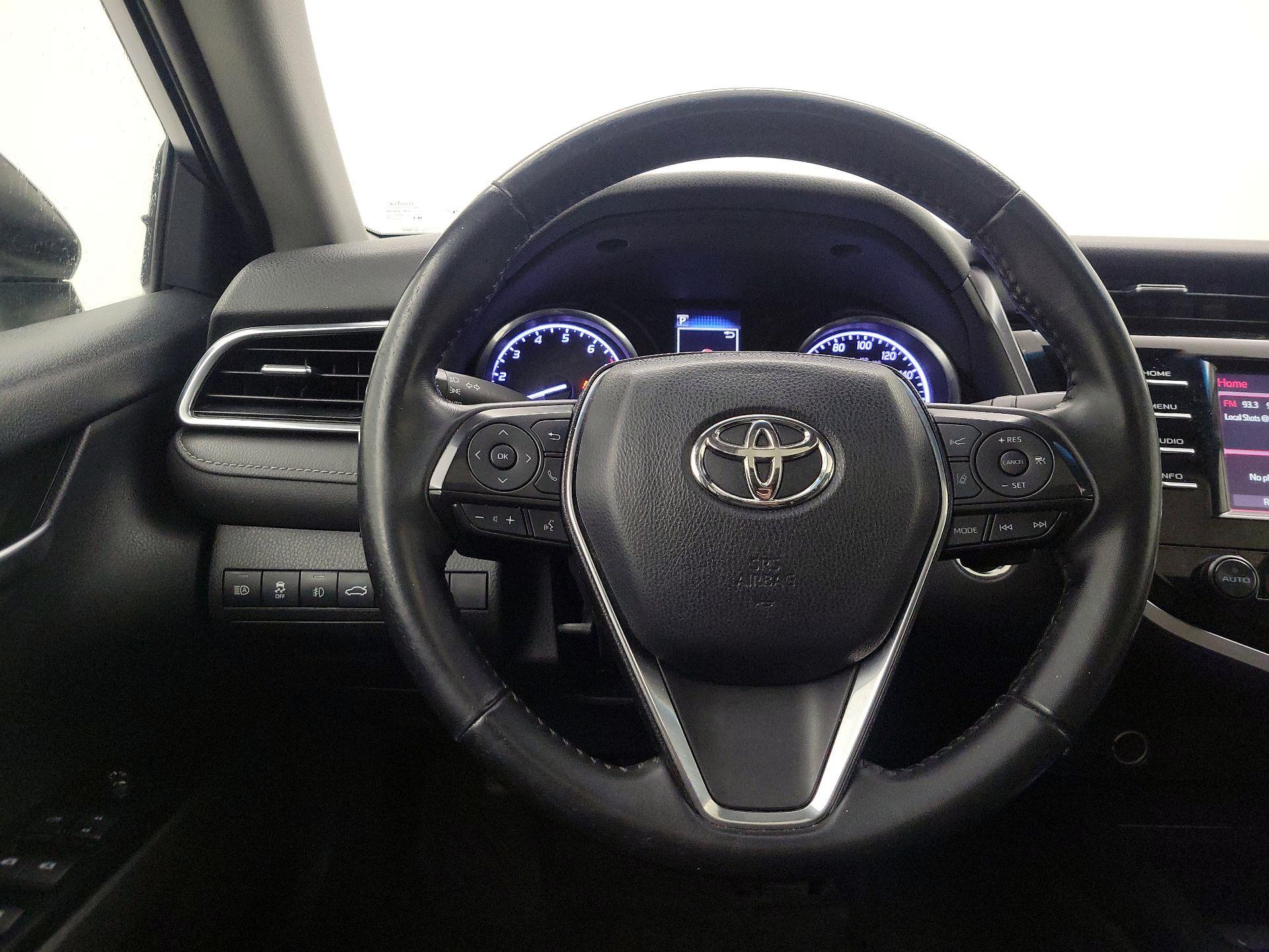 Thumbnail: 2018 Toyota Camry - 10