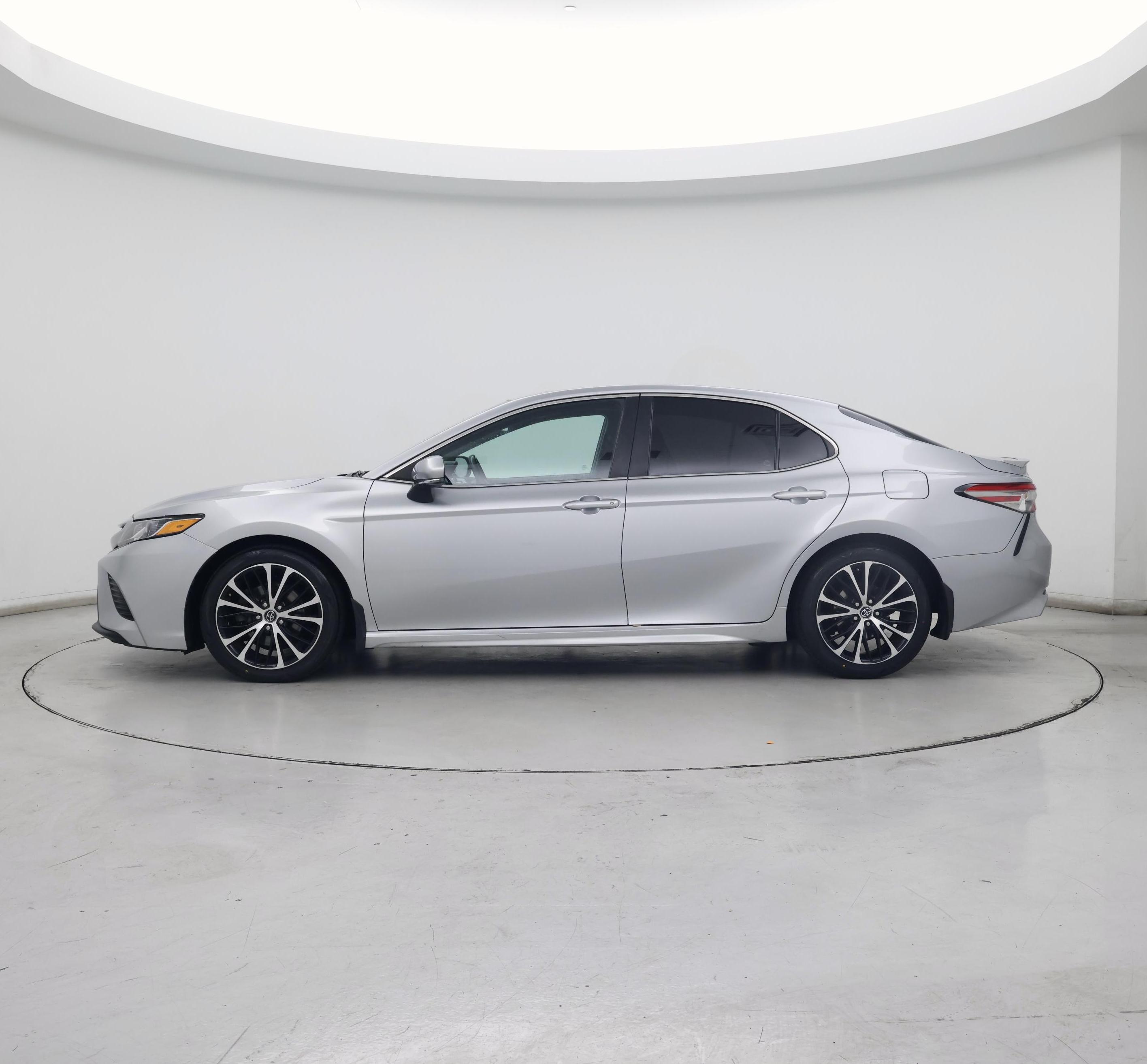 Thumbnail: 2018 Toyota Camry - 3