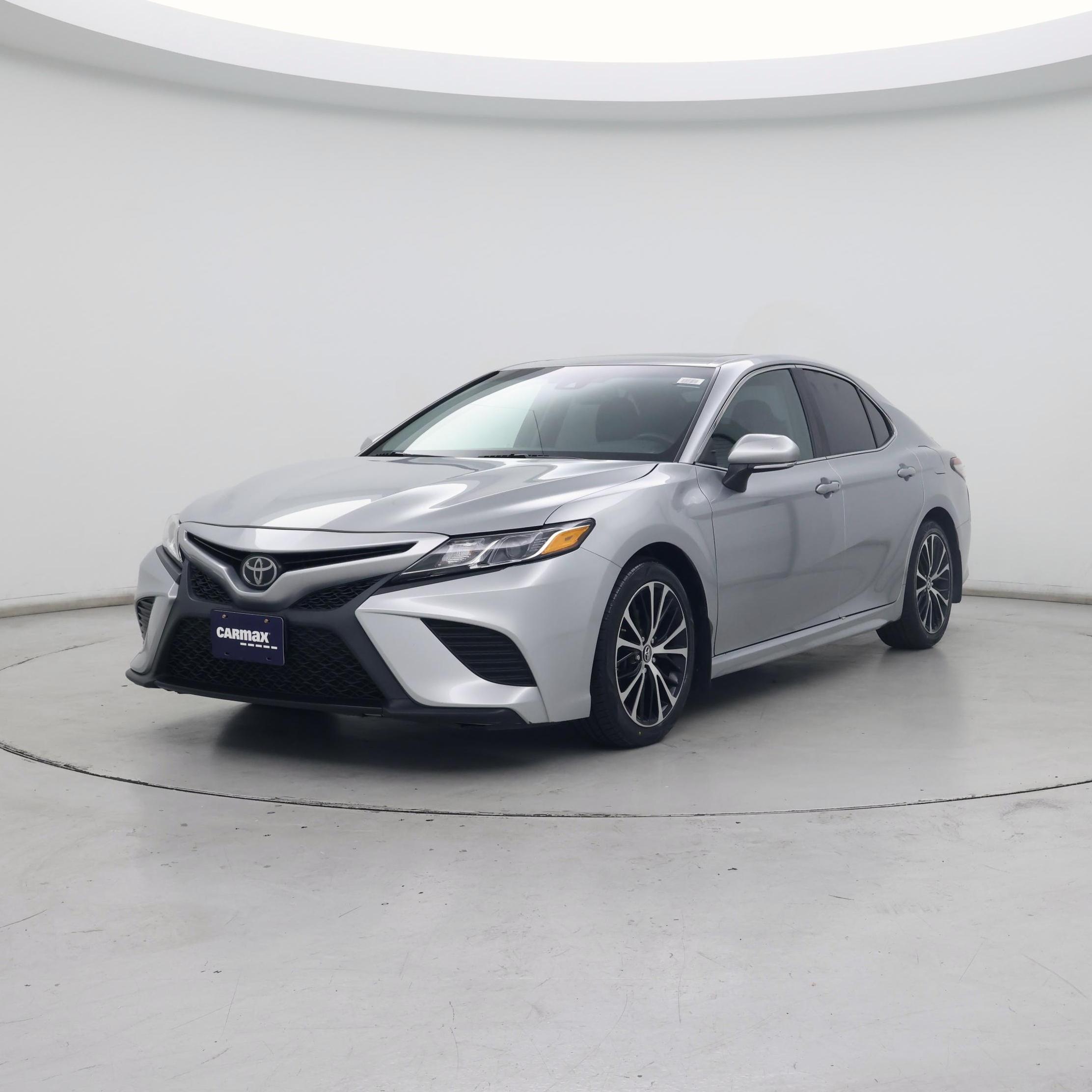 Thumbnail: 2018 Toyota Camry - 4