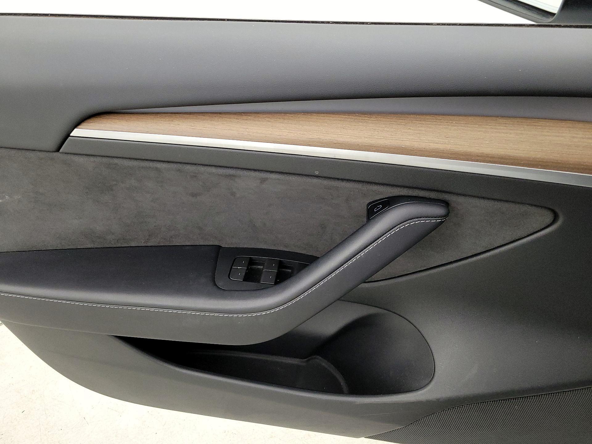 Thumbnail: 2023 Tesla Model 3 - 12