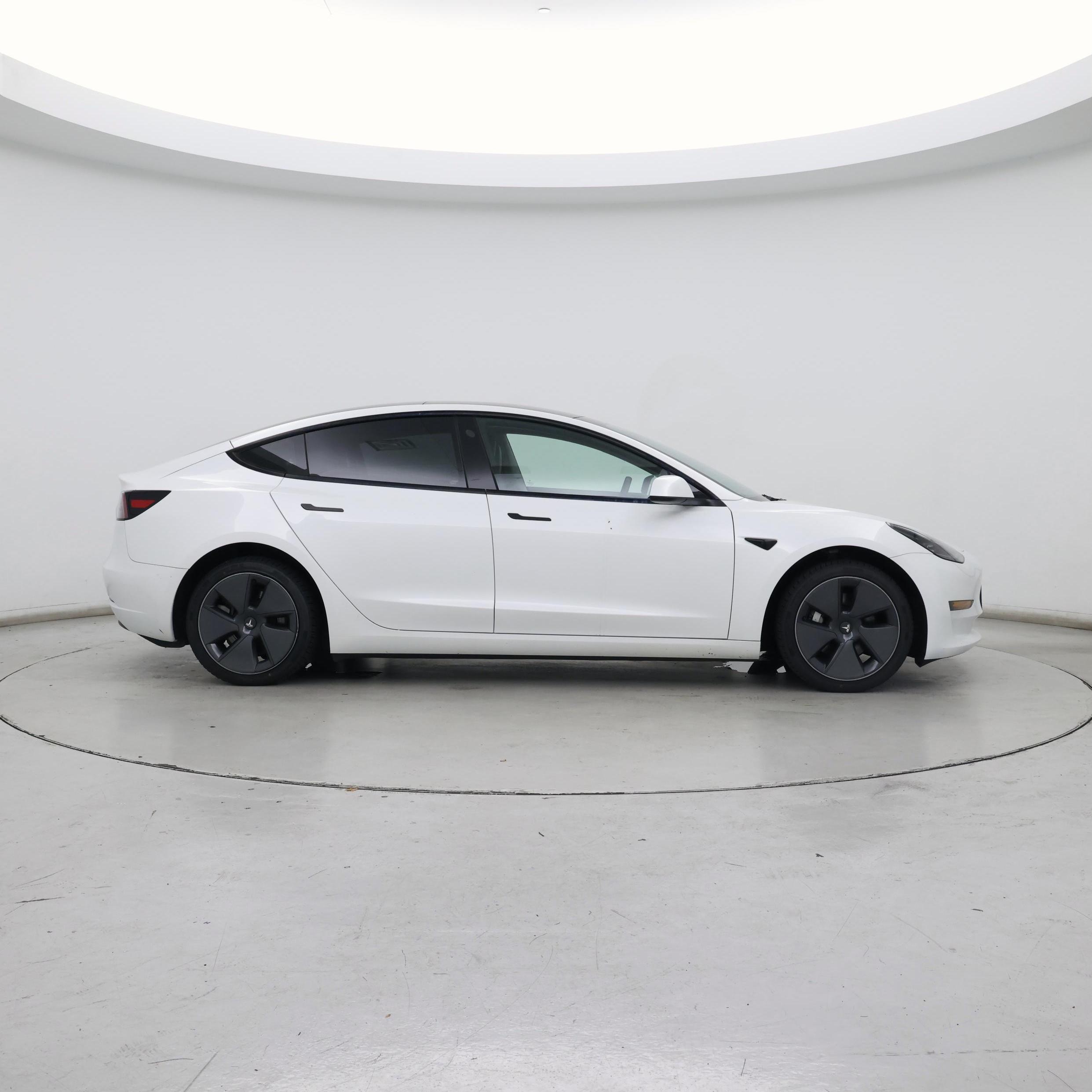 Thumbnail: 2023 Tesla Model 3 - 7
