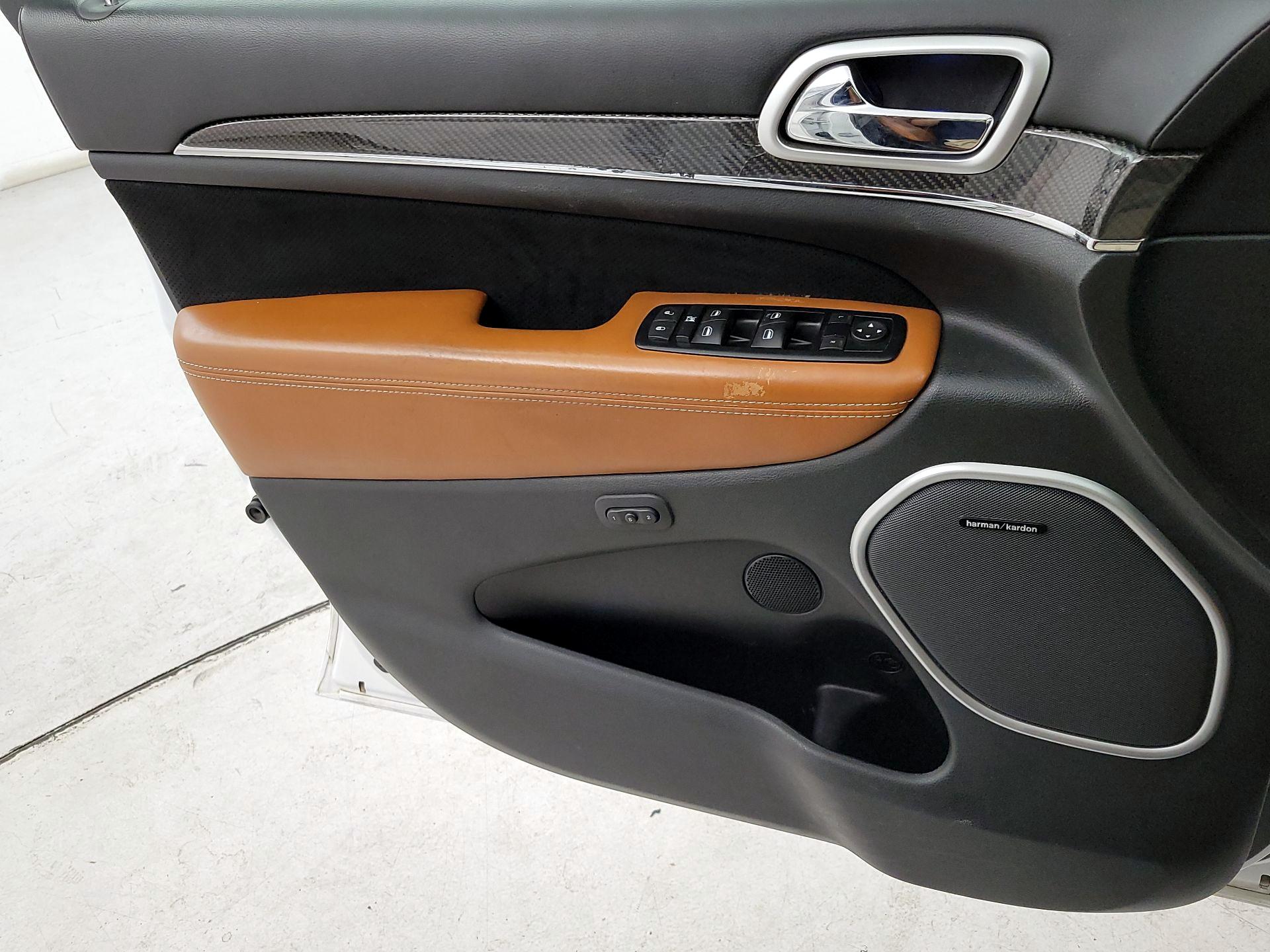 Thumbnail: 2015 Jeep Grand Cherokee - 12