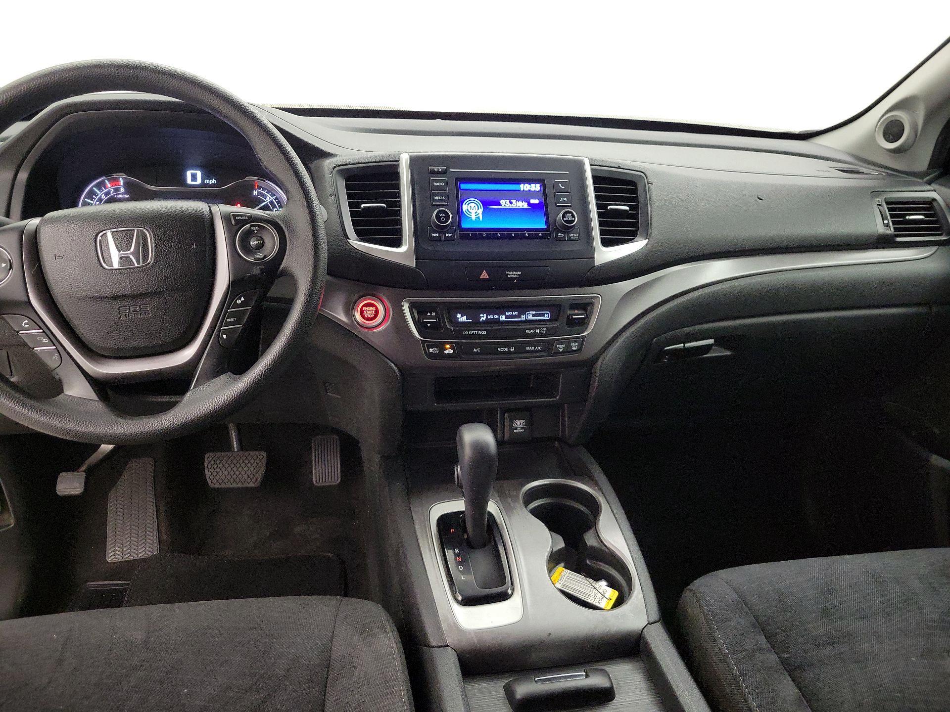 Thumbnail: 2017 Honda Pilot - 9