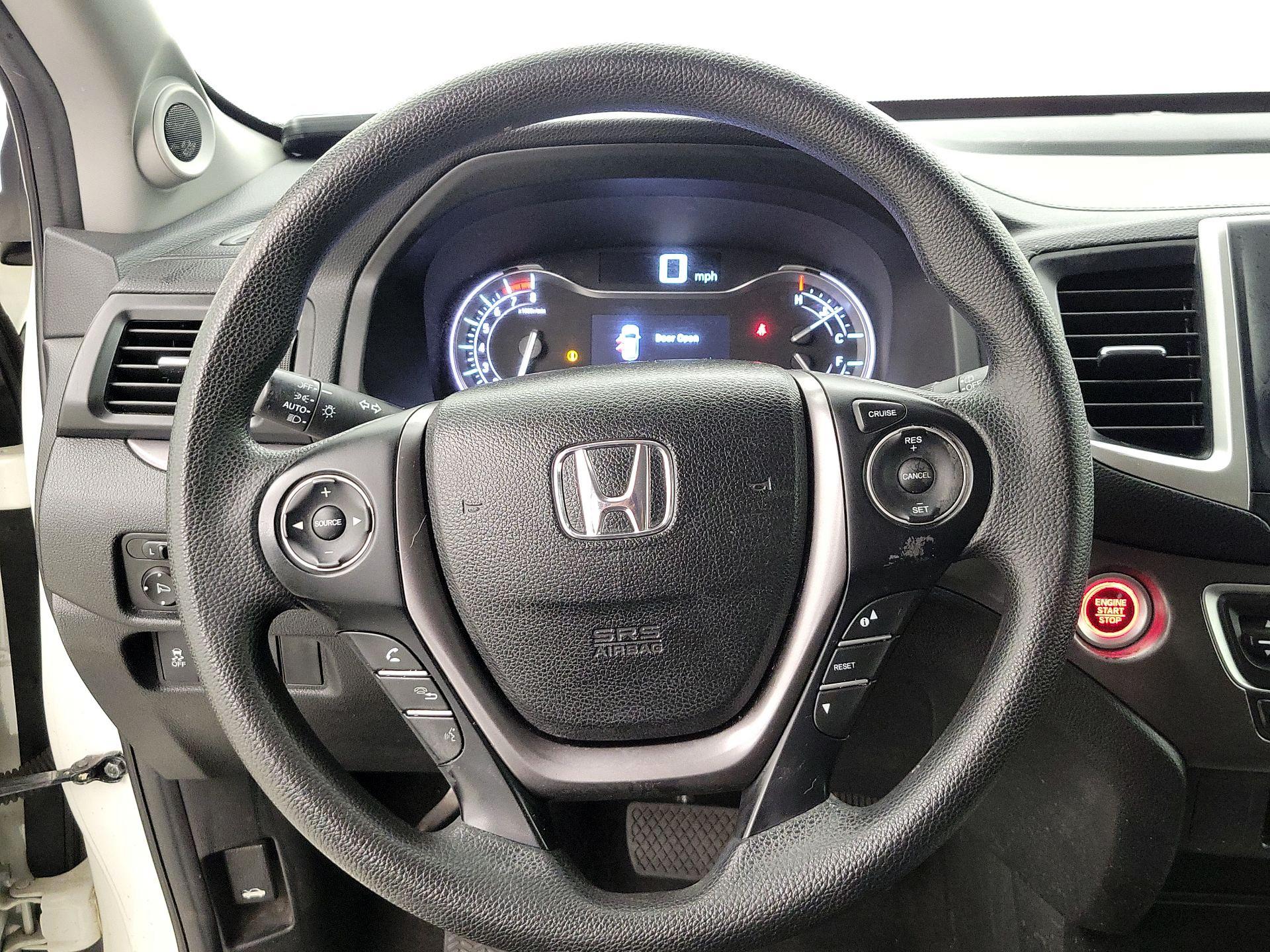 Thumbnail: 2017 Honda Pilot - 10
