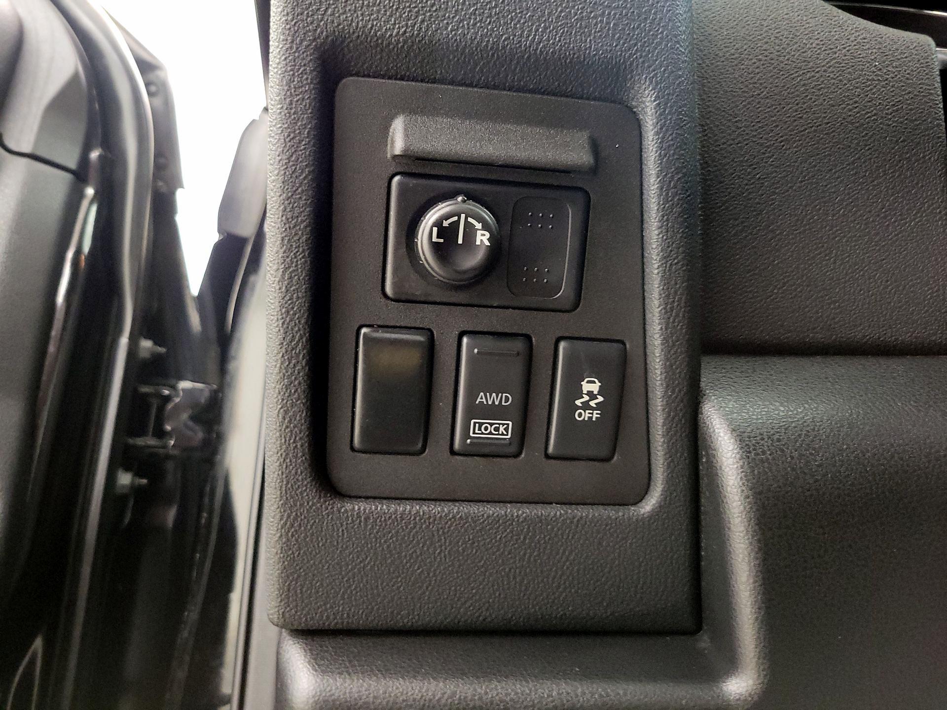 Thumbnail: 2013 Nissan Rogue - 13