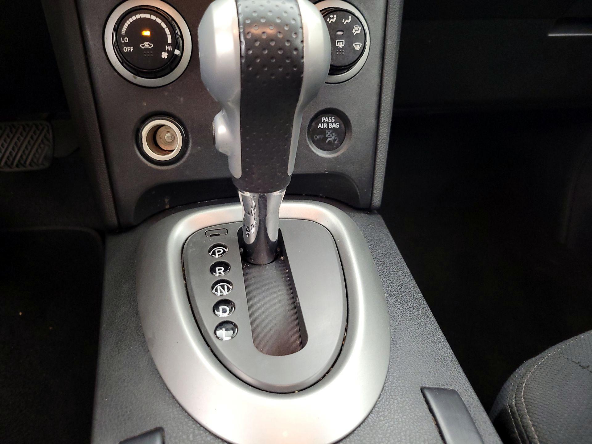 Thumbnail: 2013 Nissan Rogue - 17