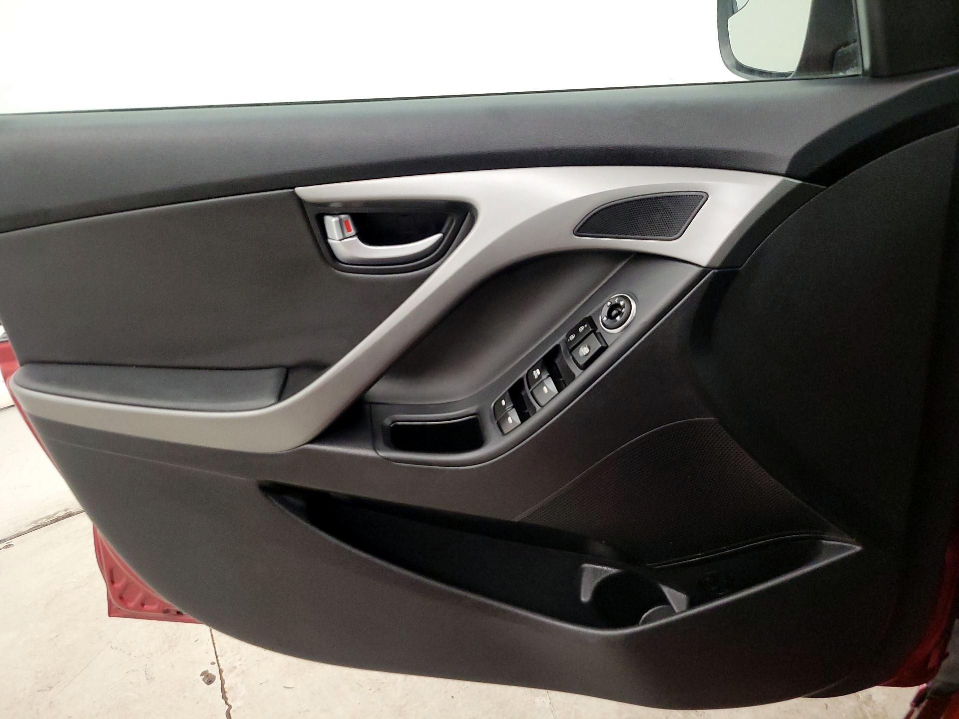 Thumbnail: 2014 Hyundai Elantra - 12
