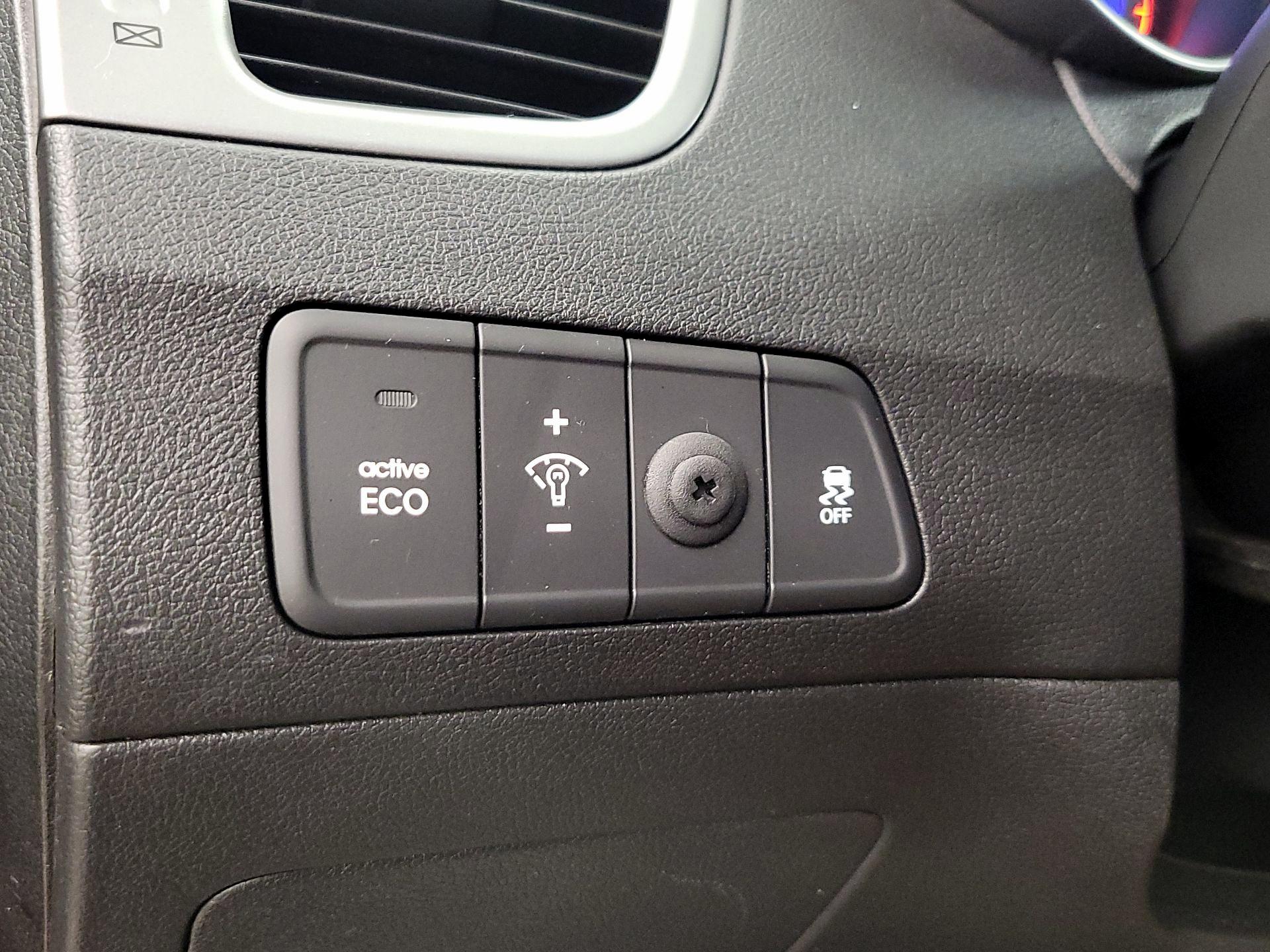 Thumbnail: 2014 Hyundai Elantra - 13