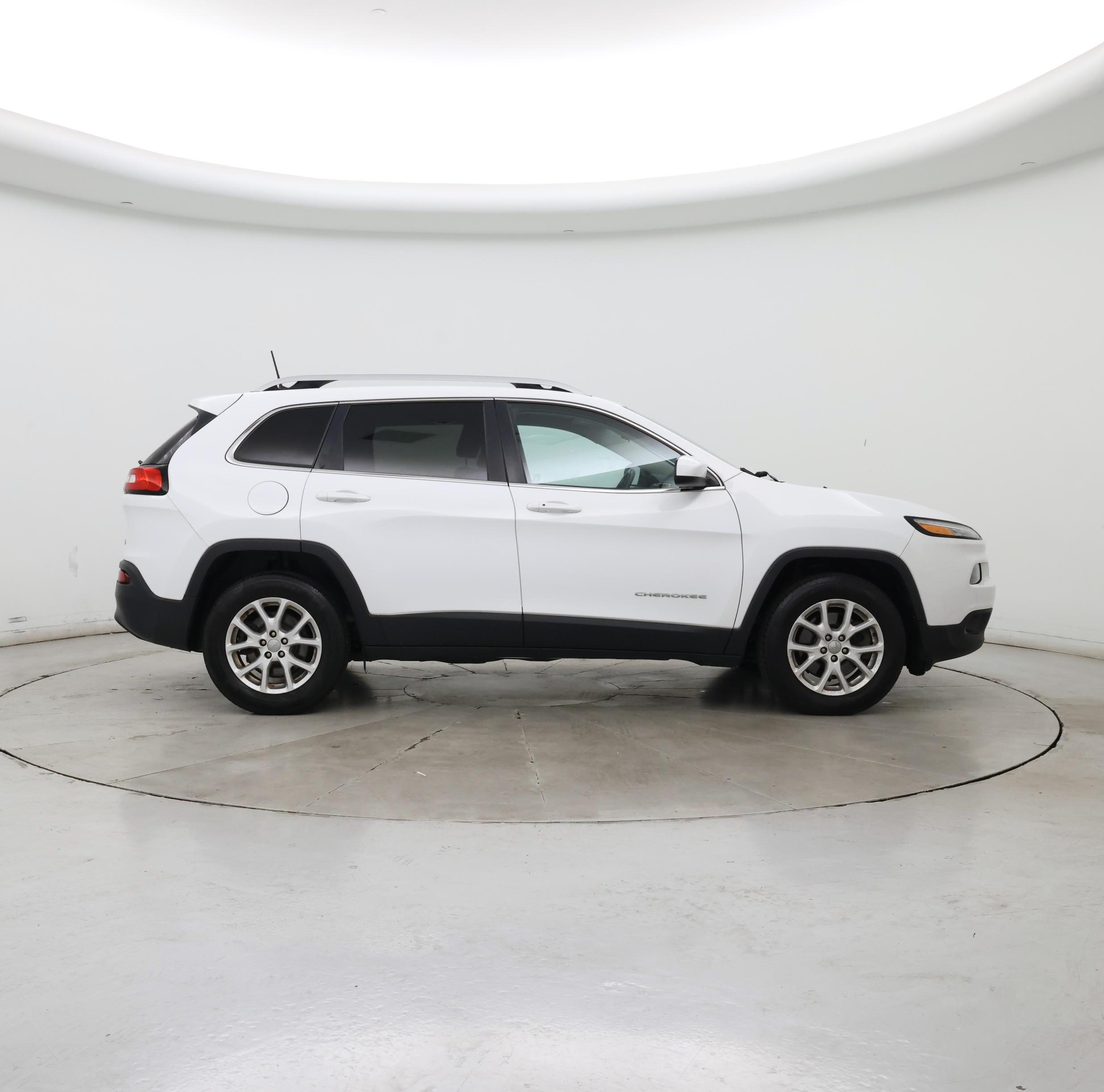 Thumbnail: 2018 Jeep Cherokee - 7