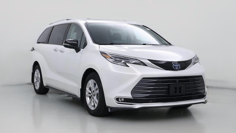 2022 Toyota Sienna Platinum Hero Image