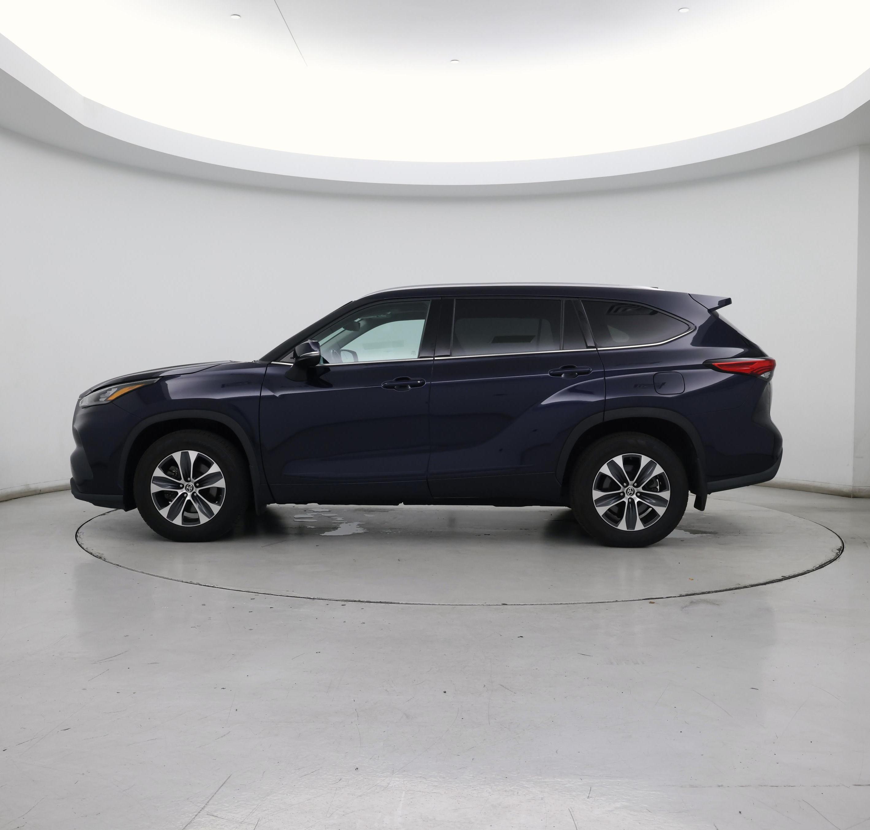 Thumbnail: 2020 Toyota Highlander - 3