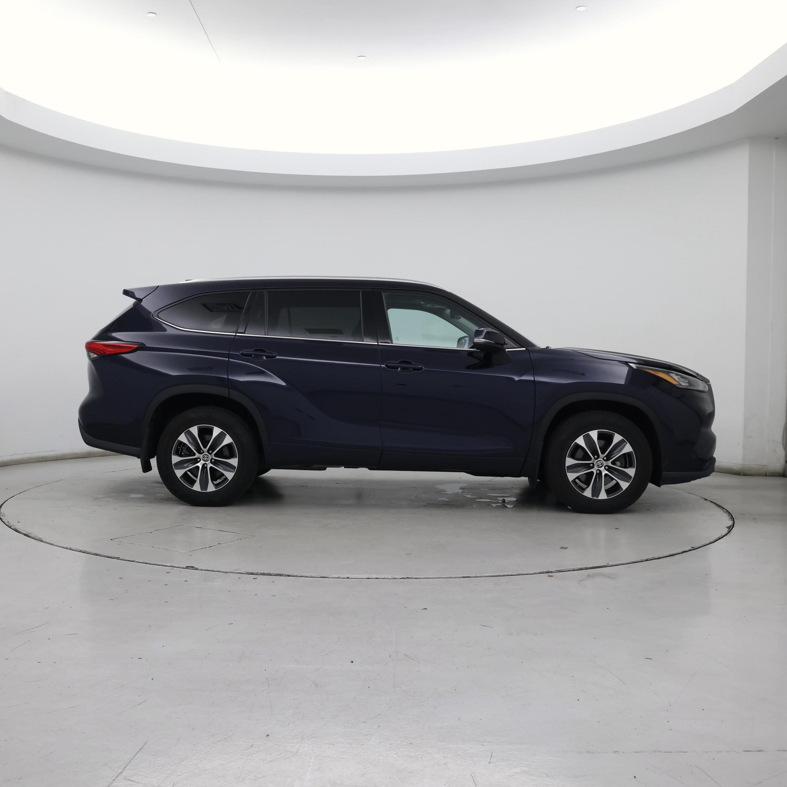 Thumbnail: 2020 Toyota Highlander - 7