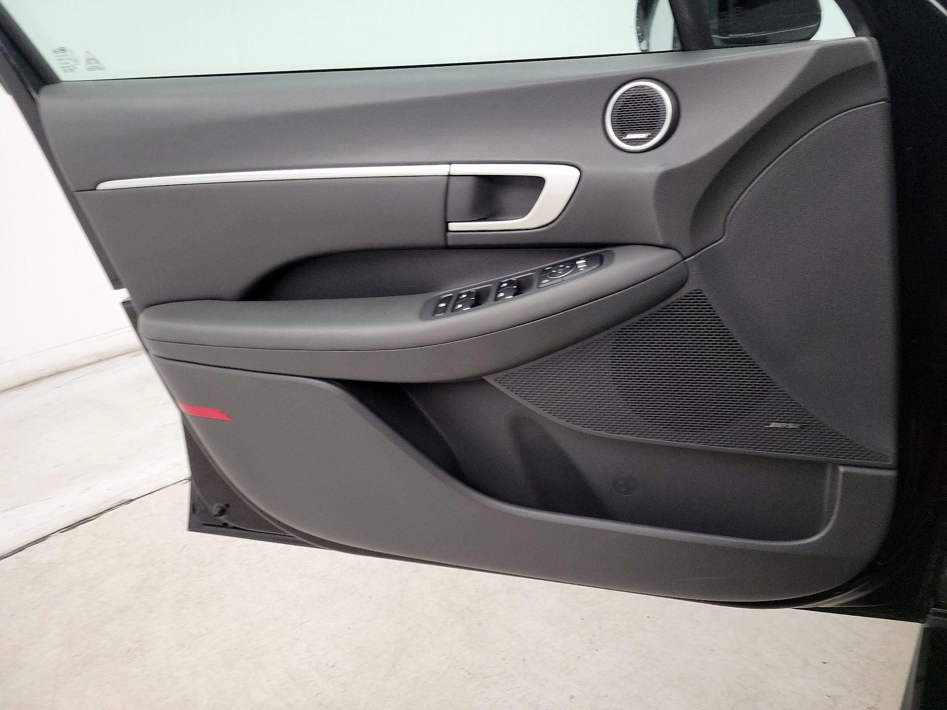 Thumbnail: 2023 Hyundai Sonata - 12