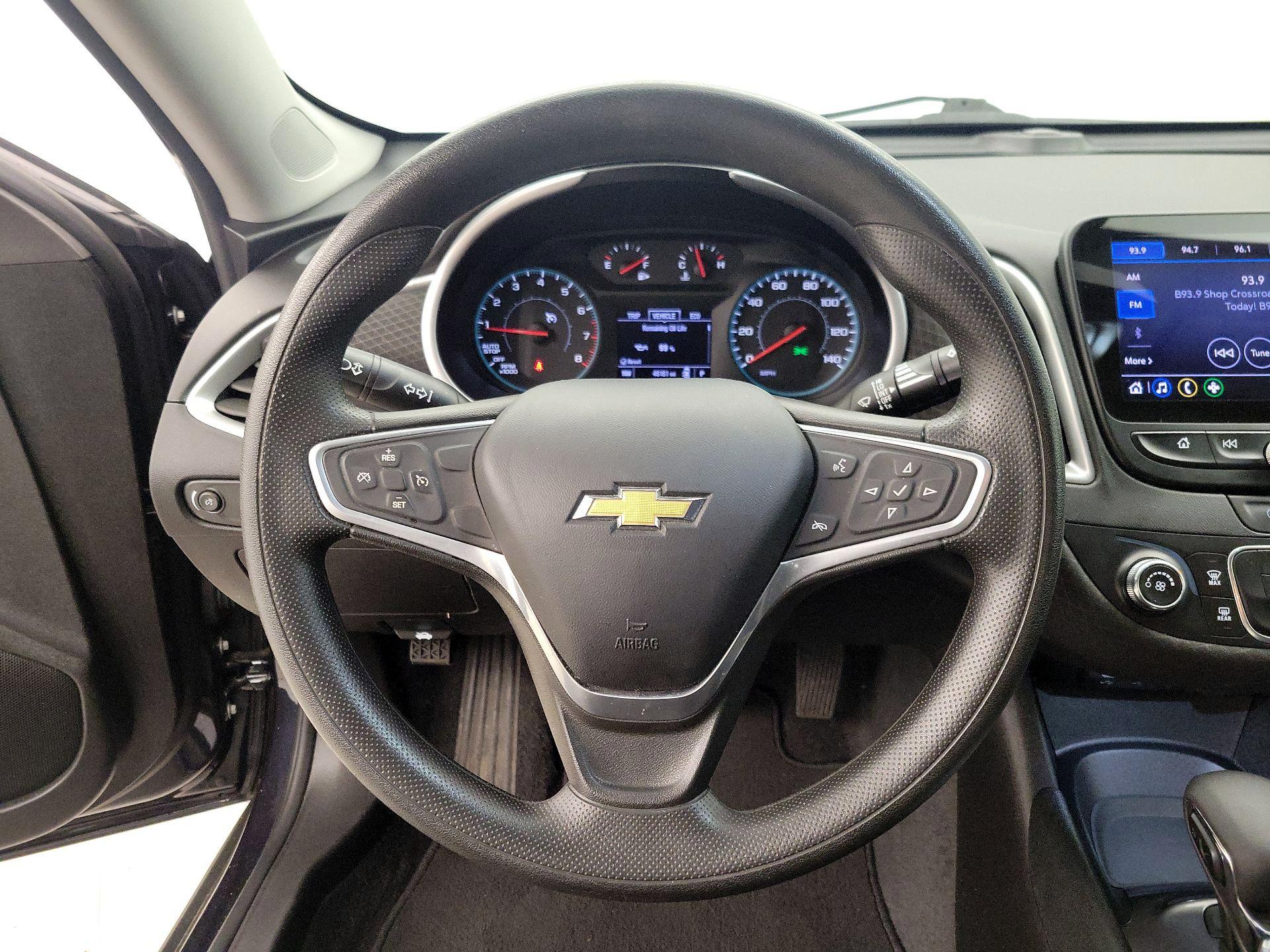 Thumbnail: 2022 Chevrolet Malibu - 10