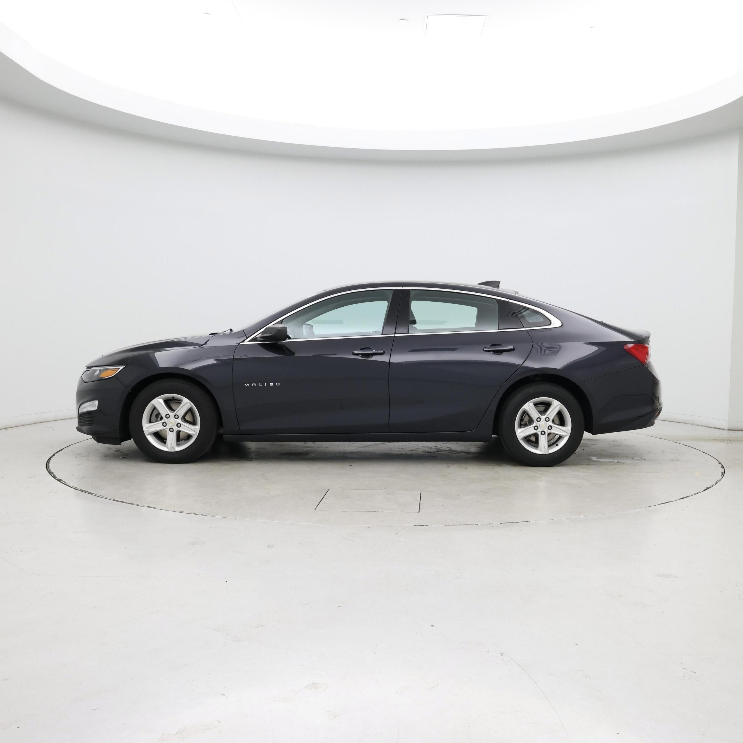 Thumbnail: 2022 Chevrolet Malibu - 3