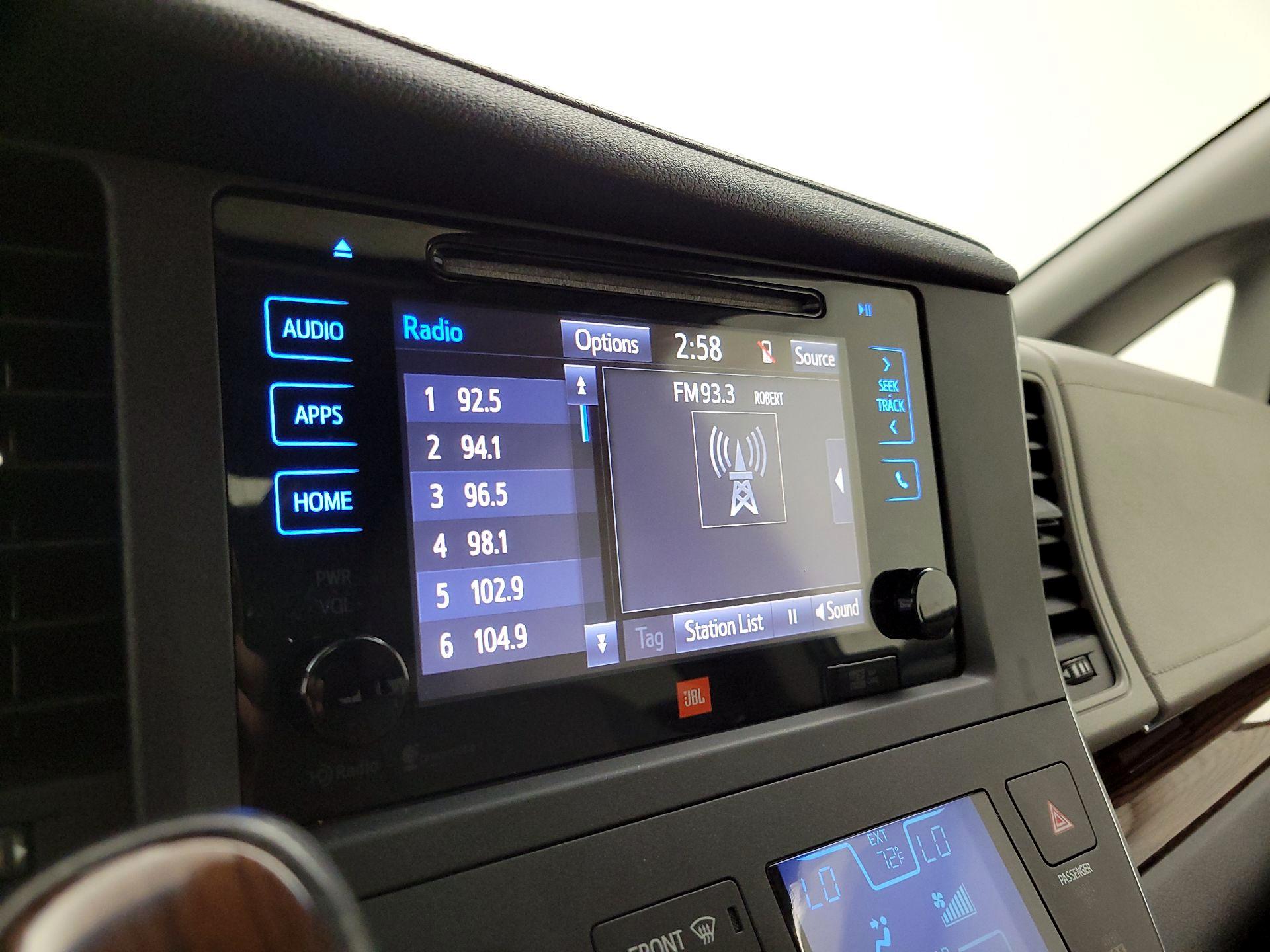 Thumbnail: 2015 Toyota Sienna - 15
