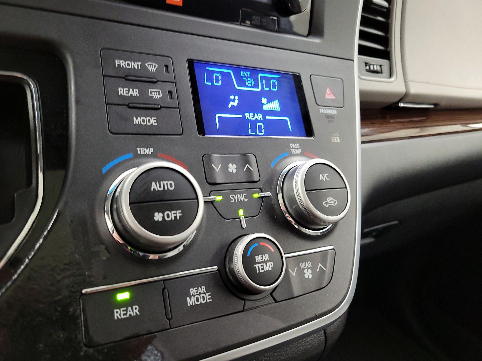 Thumbnail: 2015 Toyota Sienna - 16