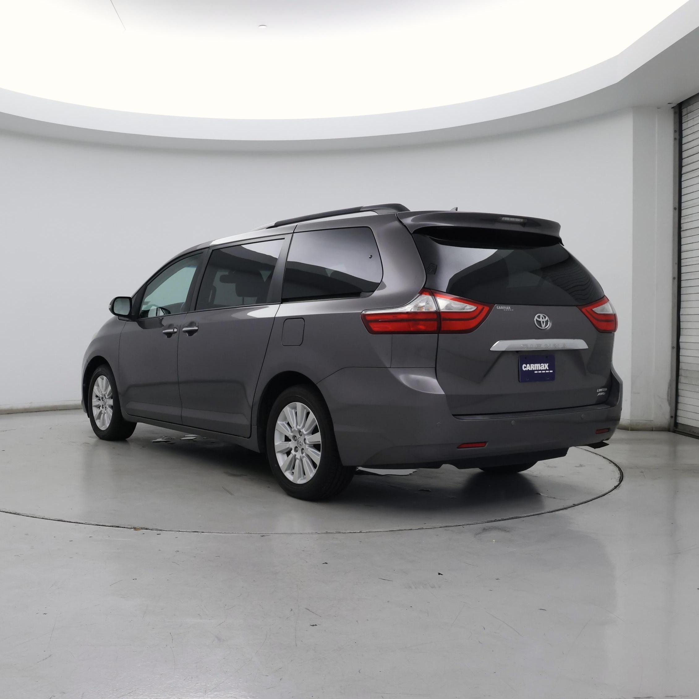 Thumbnail: 2015 Toyota Sienna - 2