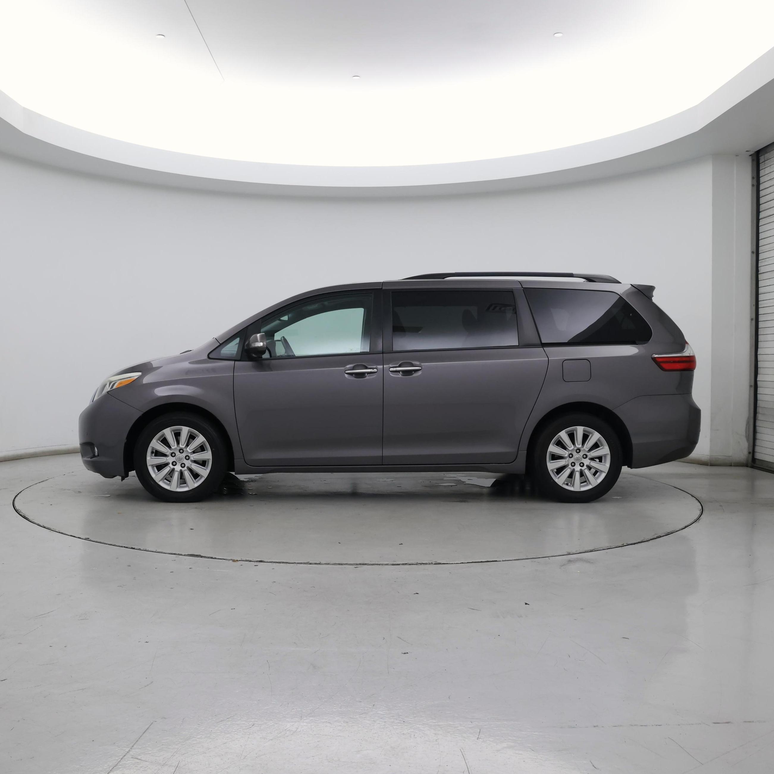 Thumbnail: 2015 Toyota Sienna - 3