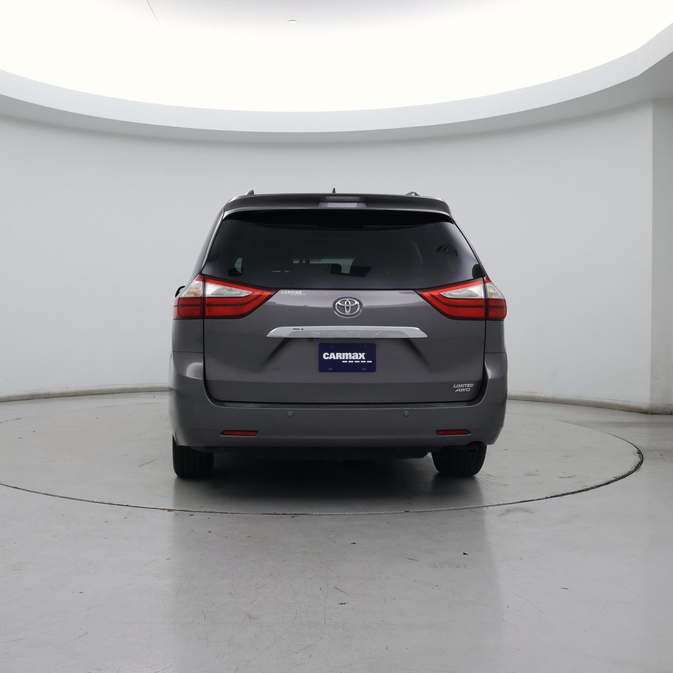 Thumbnail: 2015 Toyota Sienna - 6