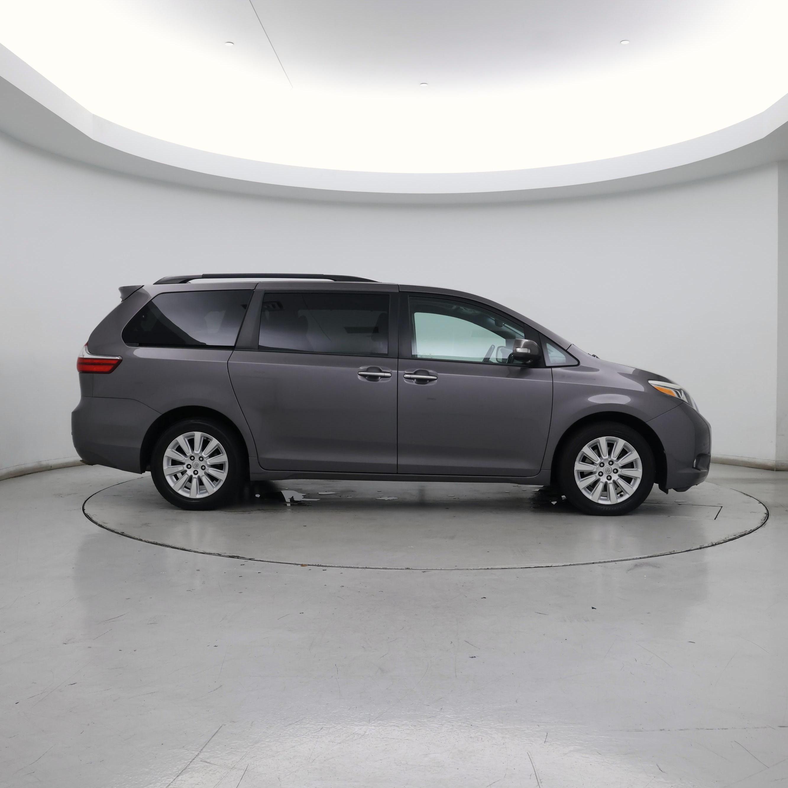 Thumbnail: 2015 Toyota Sienna - 7