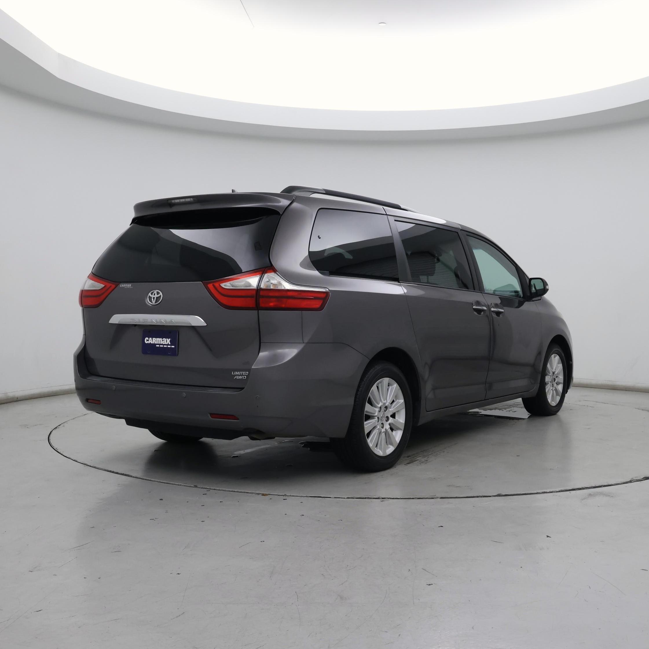 Thumbnail: 2015 Toyota Sienna - 8