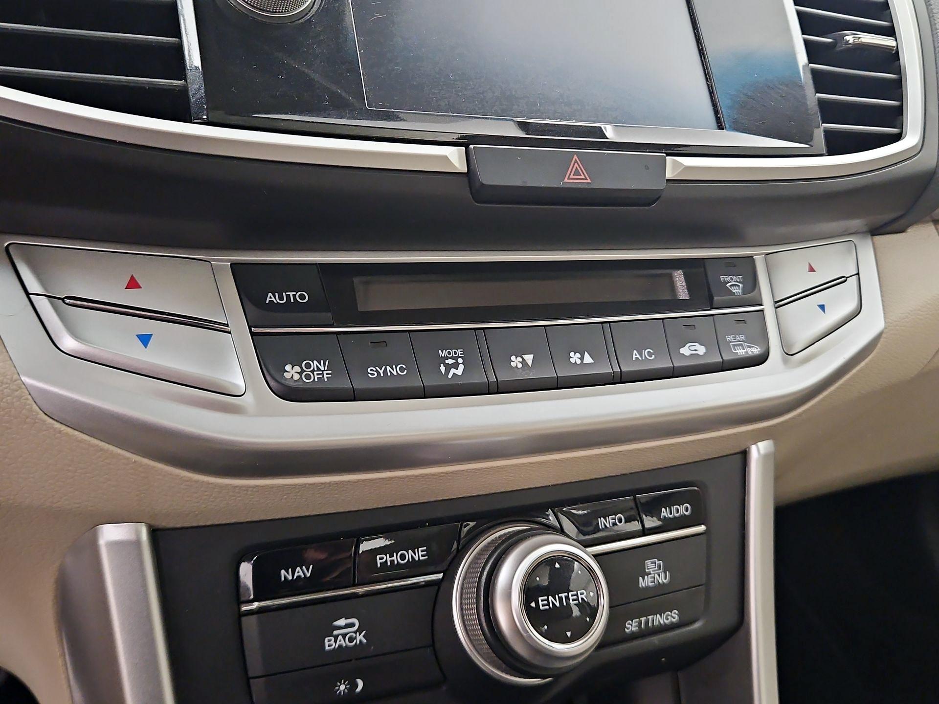 Thumbnail: 2015 Honda Accord - 17