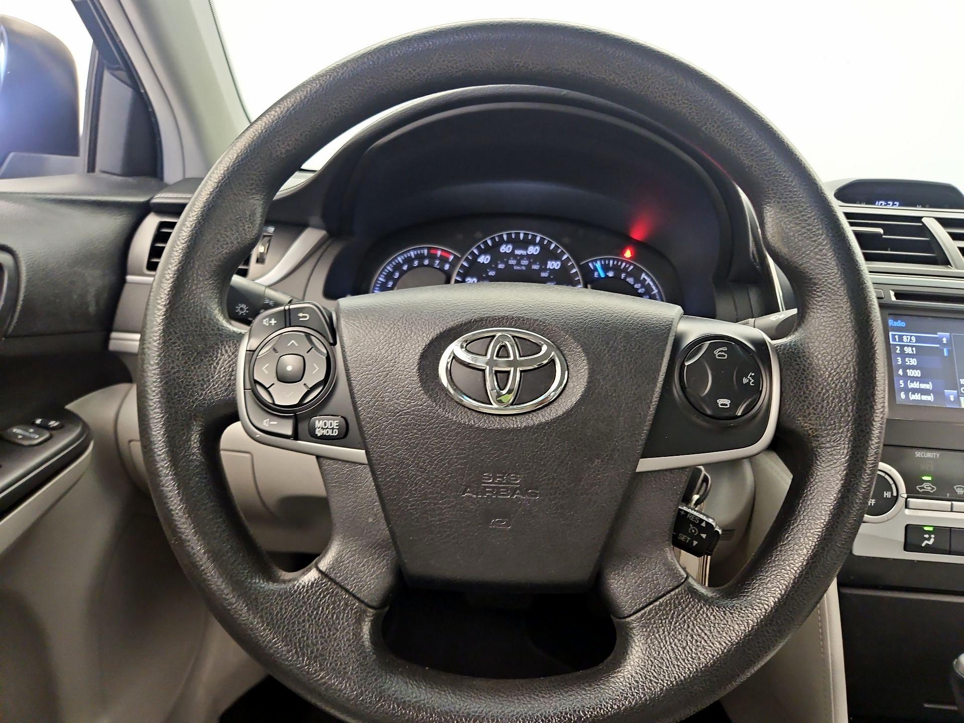 Thumbnail: 2014 Toyota Camry - 10