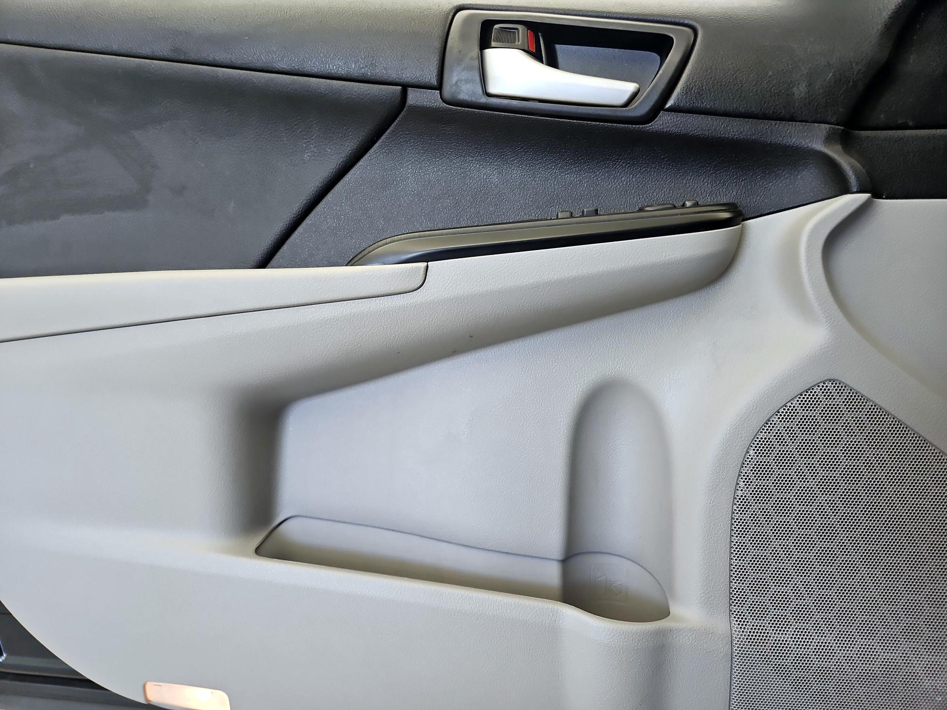 Thumbnail: 2014 Toyota Camry - 12