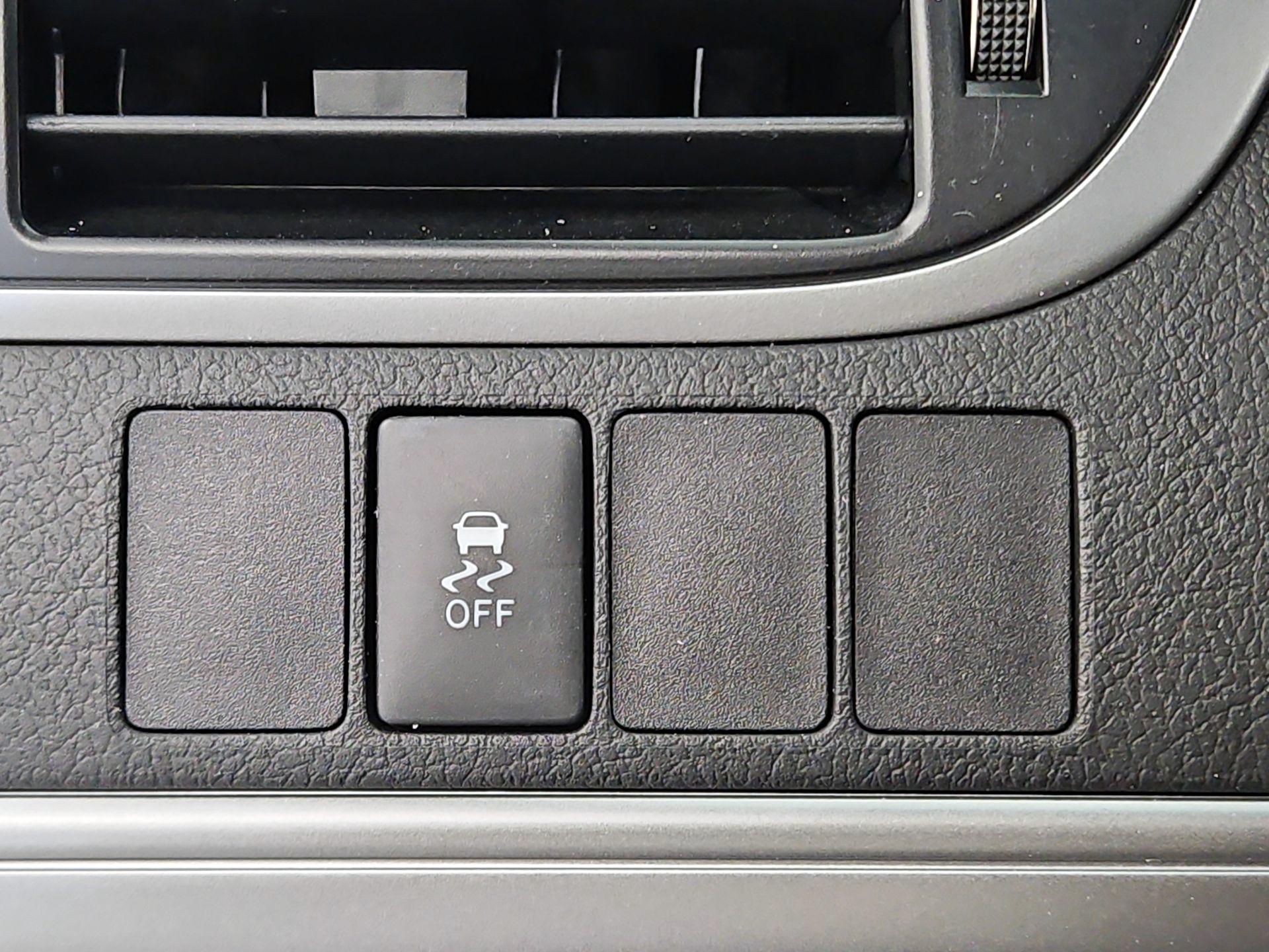 Thumbnail: 2014 Toyota Camry - 13