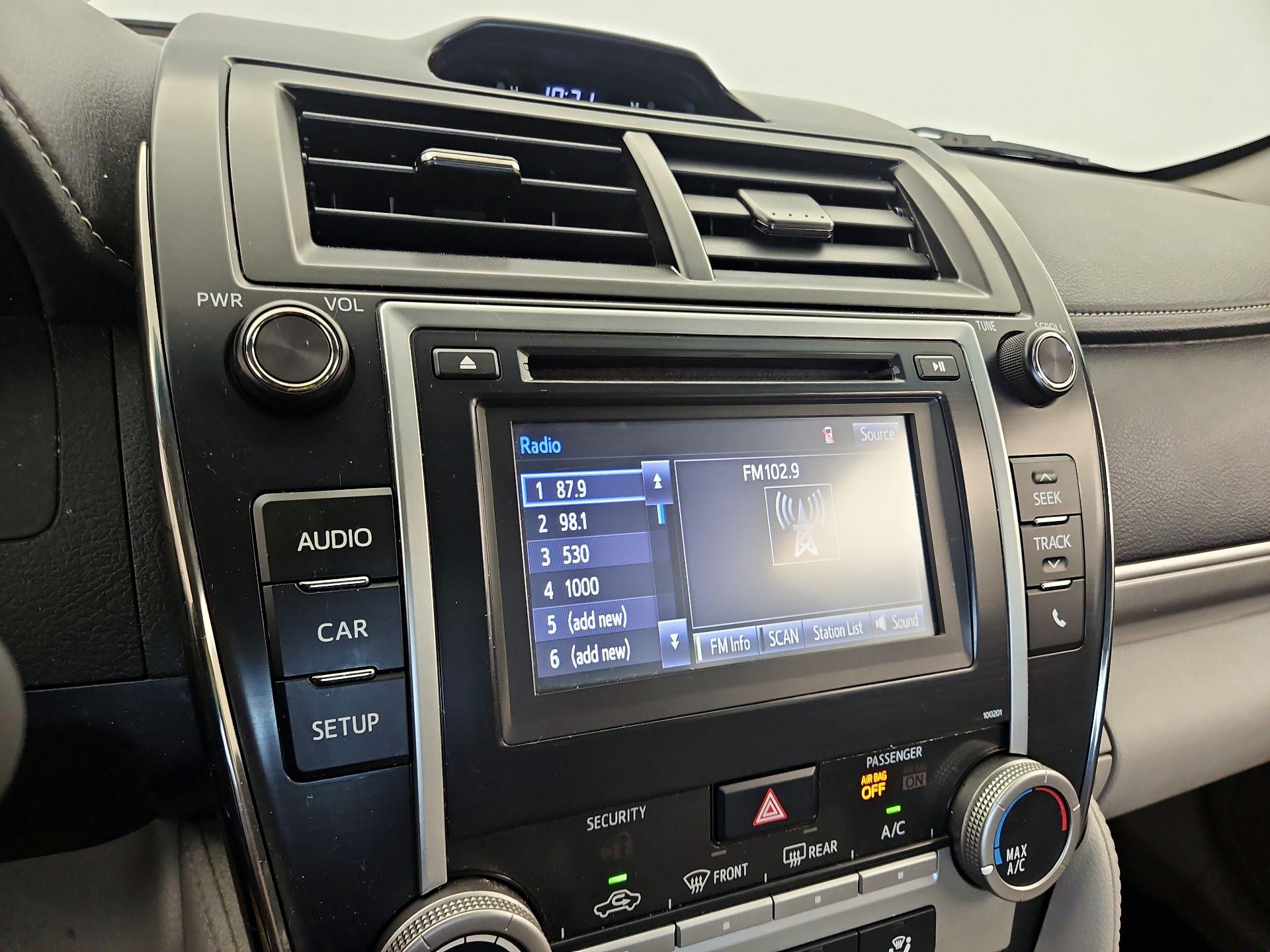 Thumbnail: 2014 Toyota Camry - 15