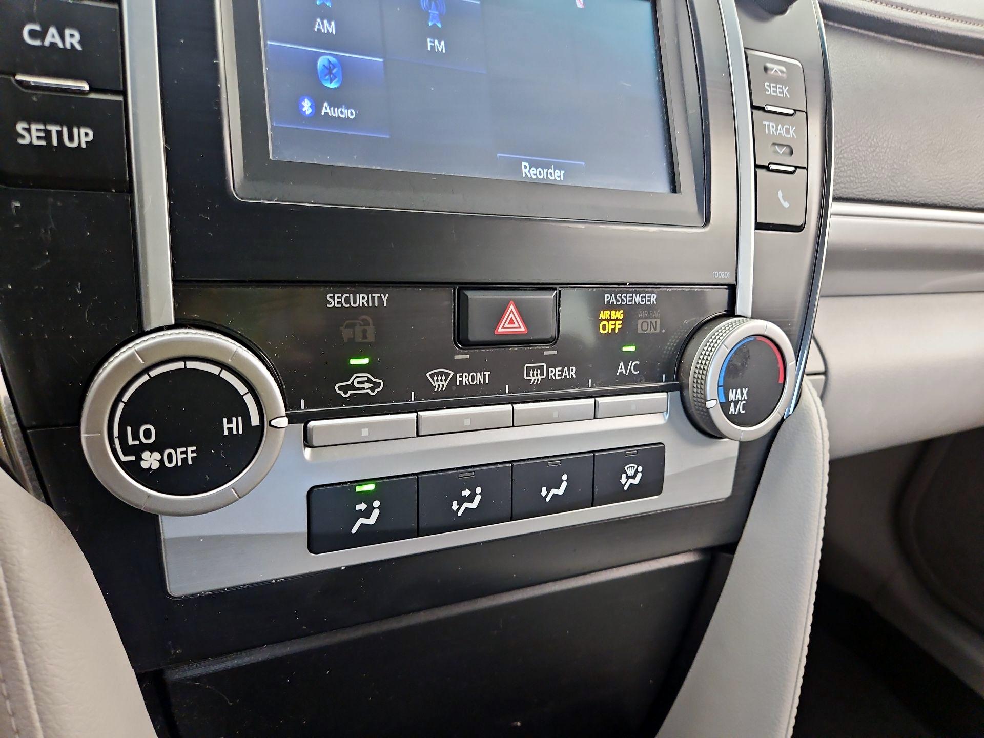 Thumbnail: 2014 Toyota Camry - 16