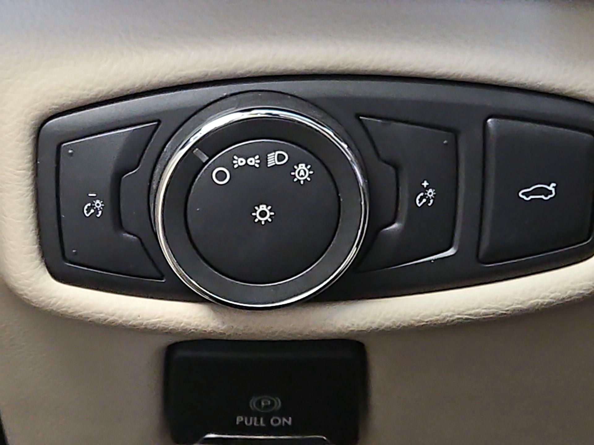 Thumbnail: 2017 Lincoln MKZ - 13