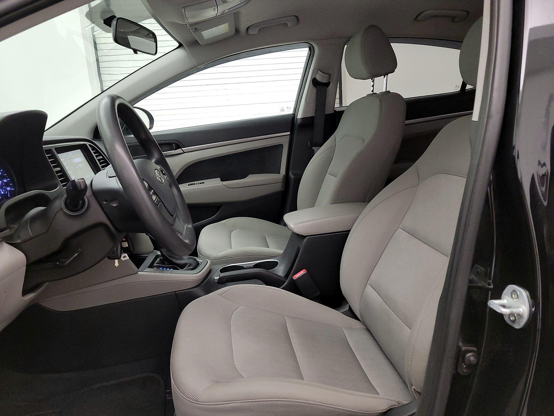 Thumbnail: 2017 Hyundai Elantra - 11