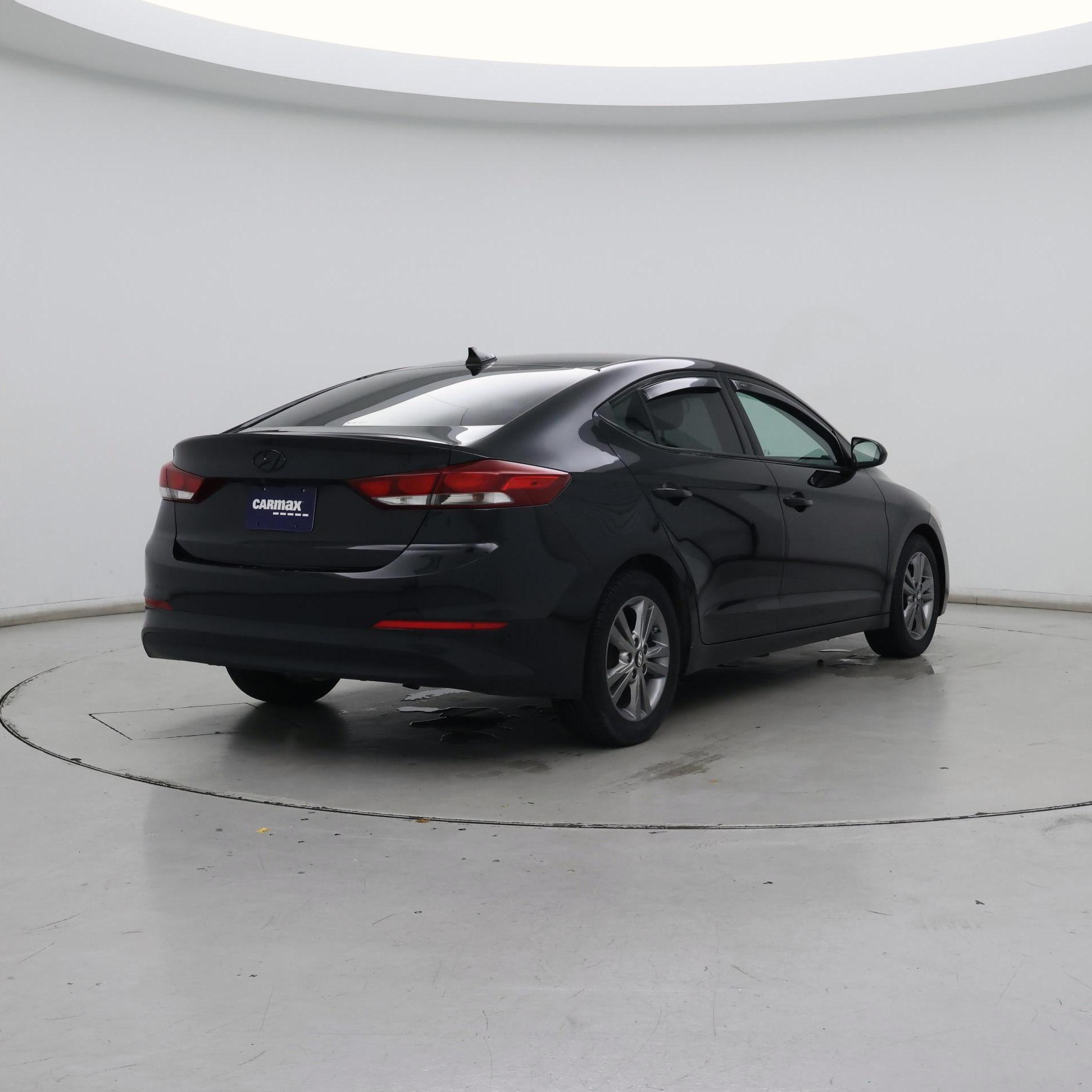 Thumbnail: 2017 Hyundai Elantra - 8